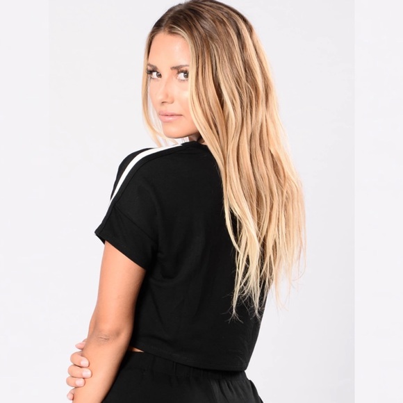 Crop Front Tie Crop Top Size Medium - Picture 3 of 7